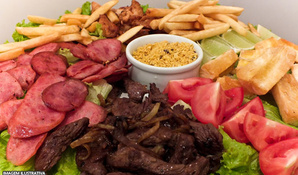 Uma onda de Sabor! Tábua de Petiscos com 14 Ingredientes para 4 Pessoas na Confraria Factory 971, de Quarta a Domingo