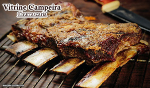 Costela fogo de chão, vaca atolada, carreteiro de charque, buffet de saladas e muito mais na Churrascaria Vitrine Campeira, válido exclusivamente para o dia 28/06/2017