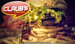Burguer grelhado na churrasqueira no Claub's Lanches para com consumo ou retirada no local