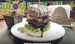 Hambúrguer de Costela 200g no Wood Natural Food anexo a Locker Crossfit