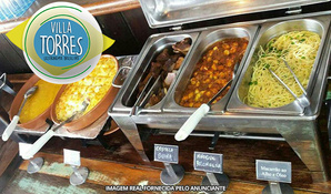 Almoço de domingo especial! Galinha com polenta, fortaia, bacalhau, escondidinho, saladas, sobremesas e muito mais no Restaurante Villa Torres Gastronomia Brasileira, bem no Centro de Criciúma