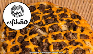 Desde 2005, tradição em primeiro lugar! 2 esfihas salgadas + 1 esfiha doce no Esfihão (17 cm cada), válido de segunda a segunda com consumo ou retirada no local