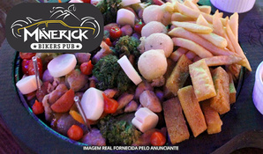 Happy hour garantido, chame os amigos para uma boa conversa! Tábua média para 2 pessoas com 10 ingredientes no Máverick Bikers Pub, válido de terça a domingo