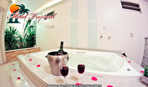 Momentos inesquecíveis! Período de 3 horas na suíte tropical ou master com banheira de hidromassagem, cadeira erótica, conforto, segurança e muito mais no Motel Tropical