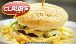 Burguer grelhado na churrasqueira no Claub's Lanches para com consumo ou retirada no local