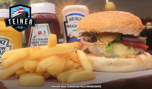 O Pub da Faculdade! Hambúrguer Gourmet Rio de Janeiro com batata frita OU cebola à milanesa no Teiner Pub, válido de terça a sábado