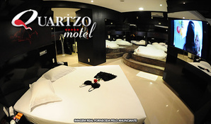 Período de 2 horas na suíte gran luxo no Quartzo Motel Araranguá com banheira de hidromassagem e muito mais
