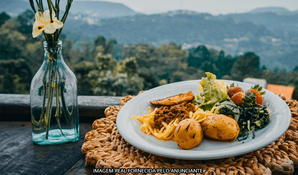 RESTAURANTE CASA FIGUEIRA: almoço com buffet livre em uma excelente vista ao ar livre em Gramado