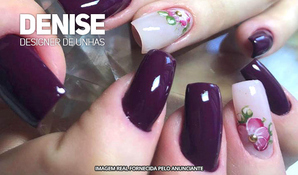 Aplicação de unhas em fibra de vidro, cutilagem e esmaltação na Denise Designer de Unhas