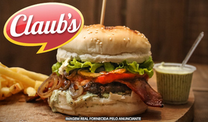 Burguer grelhado na churrasqueira no Claub's Lanches para com consumo ou retirada no local