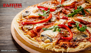 Rodízio de pizzas, buffet livre com massas, carnes, frios, acompanhamentos e saladas no Raffitis Pizza Pub, válido de terça a sexta