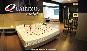 Período de 2 horas na suíte gran luxo no Quartzo Motel Tubarão com banheira de hidromassagem e muito mais, válido de domingo a quinta