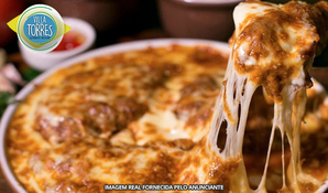 Irresistível filé de frango à parmegiana empanado para 2 pessoas + acompanhamentos no Restaurante Villa Torres, válido de terça a sábado