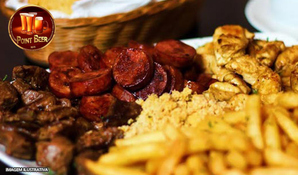 Happy hour garantido! Tábua da casa grande com mais de 10 ingredientes para até 6 pessoas no Point Beer, válido de terça a domingo