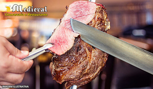 Aquele churrasco de qualidade! Almoço buffet livre com churrasco, pratos quentes, saladas e sobremesas na Churrascaria Medieval, válido de segunda a sexta
