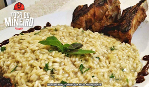 Risoto de pera e gorgonzola acompanhado de costelinhas suínas ao barbecue para 2 pessoas na Pizzaria Toca do Mineiro, válido de terça a domingo