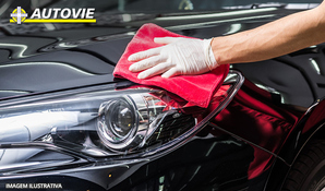 Deixe seu carro brilhando! Polimento com cristalização e lavação externa e interna para carros de pequeno porte na Auto Vie, válido de segunda a sexta