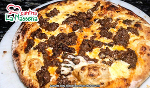 Simplesmente irresistível! Delicioso rodízio de pizzas salgadas e doces, buffet livre de massas, saladas e sobremesas na Cantina La Masseria em Içara, válido de segunda a quinta