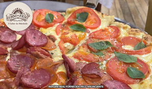 O sabor da felicidade! Pizza família (40cm) 10 fatias com entrada de corniccione na Forno di Zoldo Pizza e Pasta, válido nas quartas, quintas, sextas e domingos