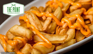 Mais amor, respeito e batata frita! Porção de fritas com cheddar de 500 gramas no The Point Restaurante e Lanchonete, válido de segunda a sexta para consumo no local