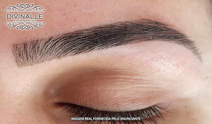 Combo completo! Design de sobrancelhas com aplicação de henna + depilação egípcia do buço Centro de Beleza Divinalle no Bortoluzzi Center, válido de segunda a sexta
