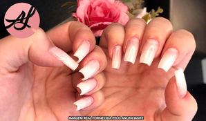 Suas unhas lindas e fortes! Alongamento de fibra de vidro no Ateliê Aline Leal Makeup & Hair, válido de segunda a sábado