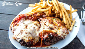 Delicioso almoço! Buffet livre de carnes, pratos quentes, saladas e sobremesas no Bistrô Rio Restaurante e Pizzaria, válido de segunda a sábado