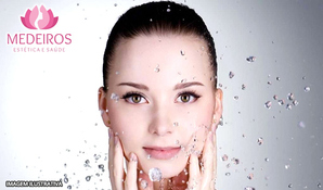 Limpeza de pele com peeling de diamante + designer de sobrancelhas e depilação egípcia no buço, na Medeiros Estética e Saúde em Laguna