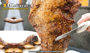 Aquele churrasco de qualidade! Almoço buffet livre com churrasco, pratos quentes, saladas e sobremesas na Churrascaria Medieval, válido aos sábados e domingos