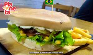 Planeta de delícias! Sanduíche especial com fritas no Planeta Gourmet, válido de terça a domingo para consumo ou retirada no local