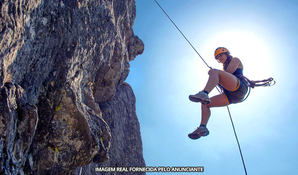 Força, técnica e muita concentração para superar os limites! 50 metros de Rapel no Morro dos Conventos com a Roteiros do Sul