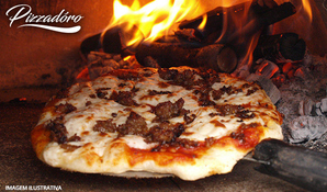 Rodízio de pizzas forno à lenha, buffet livre de massas, saladas e sobremesas na Pizzaria Pizzadoro, em anexo ao Criciúma Shopping com playground