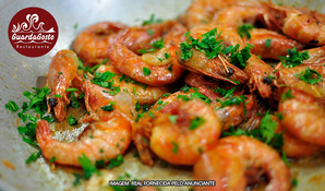 Guarda do Embaú - Palhoça - SC: Buffet livre de frutos do mar, pratos quentes, saladas e sobremesas no Restaurante Guarda Gosto, válido de segunda a domingo