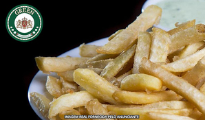 Happy hour garantido! Porção de batatas fritas 350g no Green Pub, válido exclusivamente para as quintas