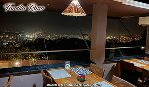 A vista mais bonita de Criciúma! Rodízio de pizzas com buffet livre de carnes, massas, risotos, acompanhamentos, frios, saladas e sobremesas na Pizzaria Família Rosso