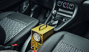 Lavação interna e externa + desinfectação completa no carro com higienização avançada por ozônio, na Qualitá Estética Automotiva, válido de segunda a sábado a partir de R$ 79,99