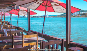 Ponta da Barra - Laguna! Porção de camarão (ao bafo ou ao alho e óleo) ou porção de polvo (crocante ou ao alho e óleo) no Restaurante Boião a partir de R$ 49,99