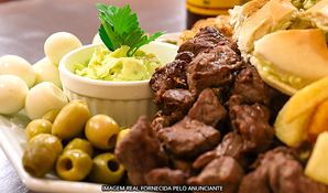 JORGINHO LANCHES: tábua Jorginho com acompanhamentos para 4 pessoas, válido de quarta a segunda para consumo ou retirada no local