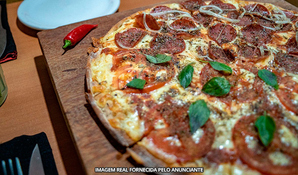 GASTROBAR MALAGUETA: pizza grande 35cm e 12 fatias, no centro da Praia do Rosa - SC