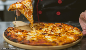PAPO'S E TRAGO'S: pizza grande 35cm e 8 fatias, válido de segunda a segunda para consumo ou retirada no local em Cocal do Sul - SC