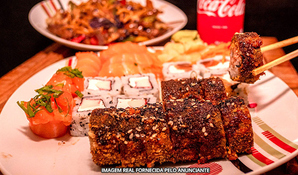 ODA SUSHI DELIVERY: combo de combinado de sushi com 24 peças, yakisoba e 1 refrigerante, válido de terça a domingo para retirada no local ou tele-entrega*