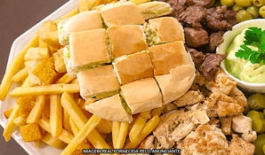 JORGINHO LANCHES: tábua Jorginho com acompanhamentos para 4 pessoas