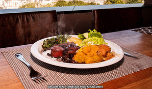 FAMÍLIA ROSSO RESTAURANTE E PIZZARIA: almoço sistema buffet livre com pratos quentes, saladas, frios, carnes, pratos vegetarianos, sobremesas, opções de segunda a sábado
