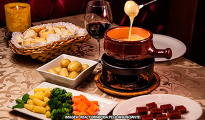 RESTAURANTE LA FAMILLE DE GAZON: sequência completa de Fondue original na pedra, no centro de Gramado - RS