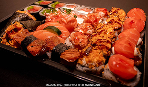 SUSHI BAR OSAKA: combinado de sushi com 30 peças (futomaki de salmão, folha de arroz, filadélfia, joy de salmão, niguiri de salmão e skin, mini temaki, entre outros)