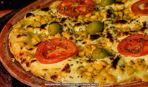 PIZZARIA PIZZADORO: pizza broto com 30cm e 6 fatias ou pizza gigante 40cm e 12 fatias a partir de R$ 24,00