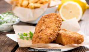 TRAPICHE DAS OSTRAS: filé de peixe espada à milanesa com entrada de bolinho de peixe e acompanhamentos para até 3 pessoas