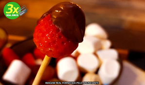 MAIS UM PICNIC: porção individual de fondue de chocolate com 3 opções de frutas, marshmallow e suspiro