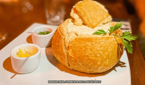 BISTROT 360º CAFÉ E RESTOBAR: sopa no pão com sabor tradicional, especial ou premium